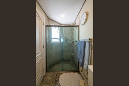 Apartamento à venda com 230m², 4 quartos e 4 vagasBanheiro da Suíte 1