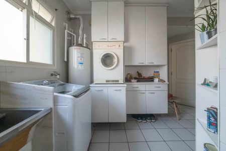 Apartamento à venda com 230m², 4 quartos e 4 vagasÁrea de Serviço