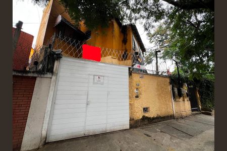 Casa à venda com 196m², 3 quartos e 5 vagas Casa à venda com 196m², 3 quartos e 5 vagasFachada