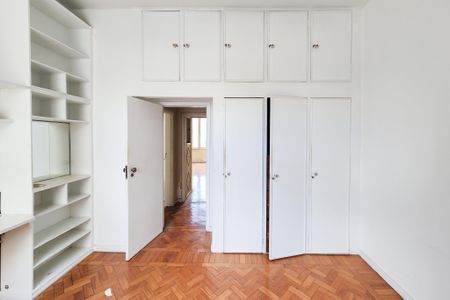 Apartamento à venda com 250m², 4 quartos e 2 vagasQuarto 2