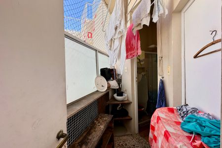 Apartamento para alugar com 250m², 4 quartos e 2 vagasBanheiro de serviço