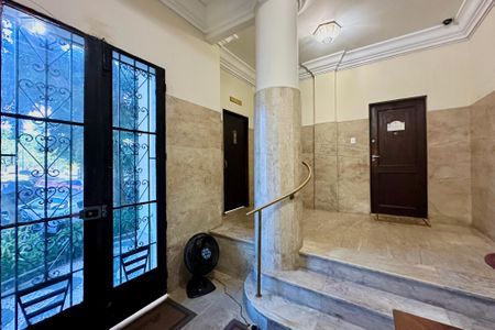 Apartamento para alugar com 250m², 4 quartos e 2 vagasÁrea comum - Portaria