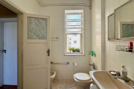 Apartamento para alugar com 250m², 4 quartos e 2 vagasBanheiro