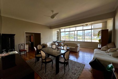 Apartamento para alugar com 250m², 4 quartos e 2 vagasSala