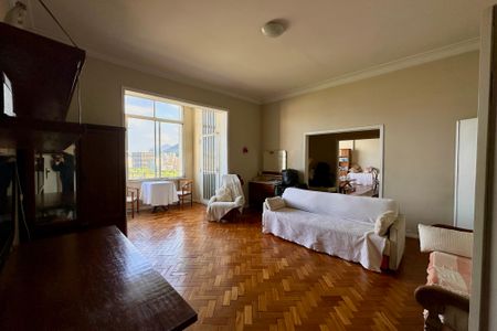 Apartamento para alugar com 250m², 4 quartos e 2 vagasSala