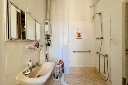 Apartamento para alugar com 250m², 4 quartos e 2 vagasBanheiro