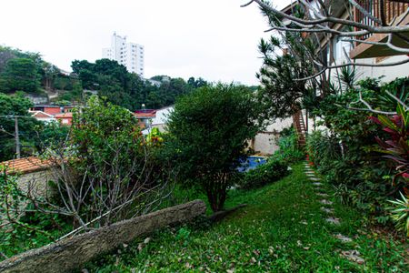 Casa à venda com 300m², 4 quartos e sem vagaJardim / Piscina