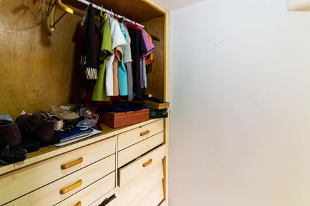 Casa à venda com 300m², 4 quartos e sem vagaCloset da Suíte 1