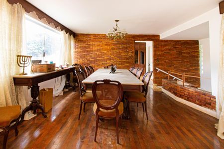Casa à venda com 300m², 4 quartos e sem vagaSala de Jantar