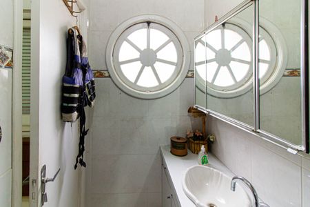 Casa à venda com 300m², 4 quartos e sem vagaBanheiro da Suíte 2