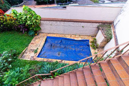 Casa à venda com 300m², 4 quartos e sem vagaJardim / Piscina