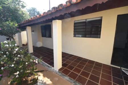 Casa para alugar com 90m², 2 quartos e sem vagaVaranda