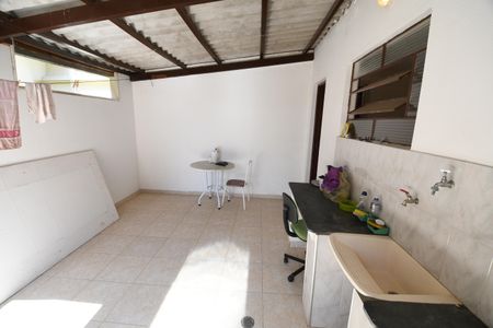 Casa para alugar com 90m², 2 quartos e sem vagaÁrea de Serviço