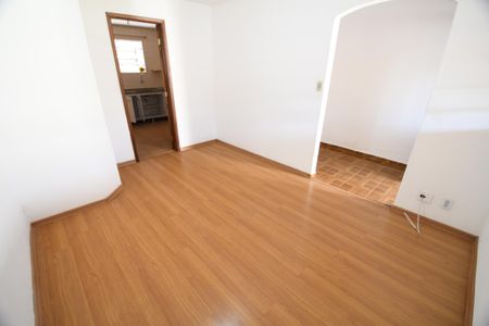 Casa para alugar com 90m², 2 quartos e sem vagaSala