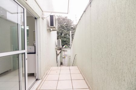 Casa à venda com 145m², 3 quartos e 3 vagasQuintal com Churrasqueira