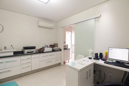 Casa à venda com 145m², 3 quartos e 3 vagasSala