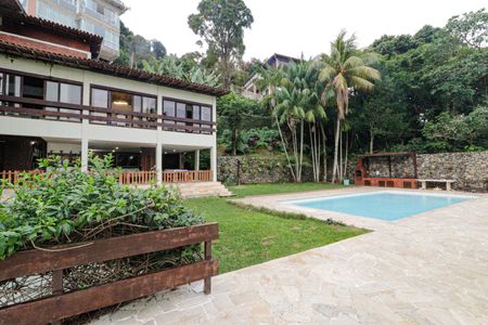 Casa à venda com 600m², 6 quartos e 2 vagasÁrea Externa