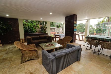 Casa à venda com 600m², 6 quartos e 2 vagasÁrea Externa