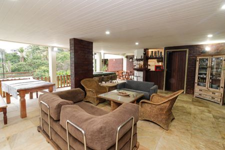 Casa à venda com 600m², 6 quartos e 2 vagasÁrea Externa