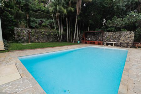 Casa à venda com 600m², 6 quartos e 2 vagasÁrea Externa