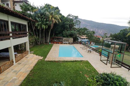 Casa à venda com 600m², 6 quartos e 2 vagasÁrea Privativa