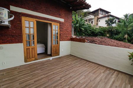 Casa à venda com 600m², 6 quartos e 2 vagasÁrea Privativa