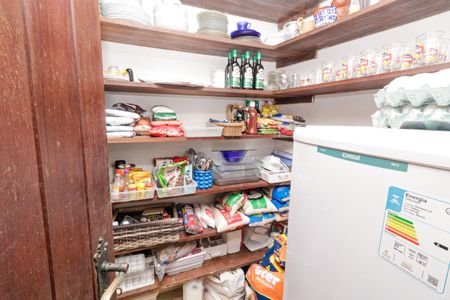 Casa à venda com 600m², 6 quartos e 2 vagasDespensa