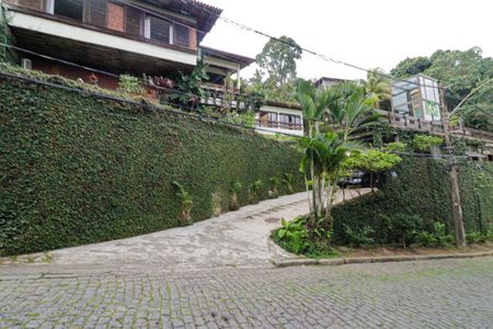 Casa à venda com 600m², 6 quartos e 2 vagasÁrea Externa
