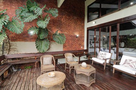 Casa à venda com 600m², 6 quartos e 2 vagasÁrea Privativa