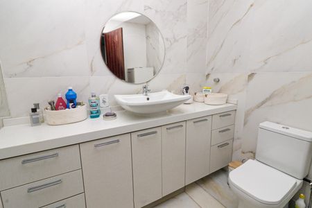 Casa à venda com 600m², 6 quartos e 2 vagasBanheiro da Suíte 1