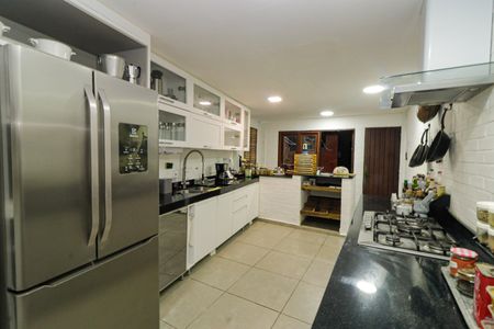 Casa à venda com 600m², 6 quartos e 2 vagasCozinha