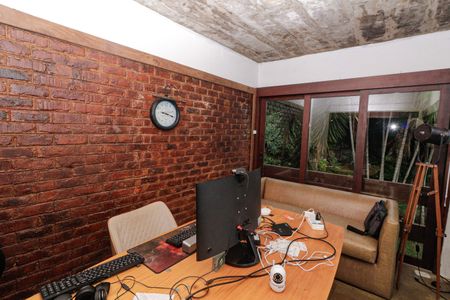 Casa à venda com 600m², 6 quartos e 2 vagasEscritório