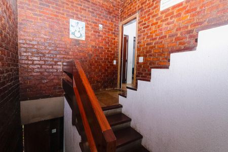 Casa à venda com 600m², 6 quartos e 2 vagasEscada