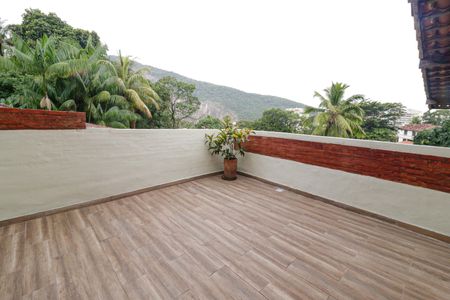 Casa à venda com 600m², 6 quartos e 2 vagasÁrea Privativa