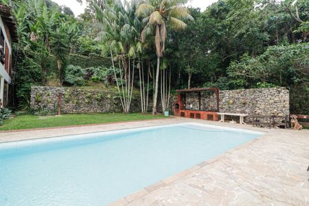 Casa à venda com 600m², 6 quartos e 2 vagasÁrea Externa