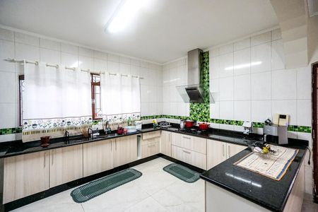 Casa à venda com 407m², 4 quartos e 3 vagasCozinha