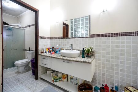 Casa à venda com 407m², 4 quartos e 3 vagasBanheiro da suíte