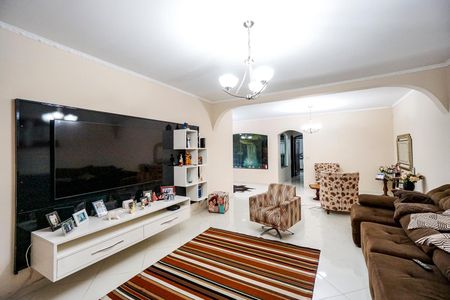 Casa à venda com 407m², 4 quartos e 3 vagasSala