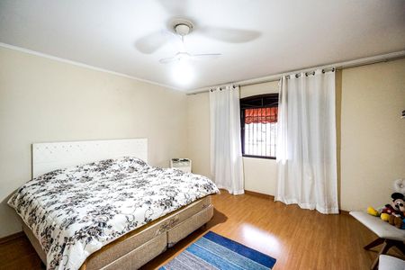 Casa à venda com 407m², 4 quartos e 3 vagasSuíte