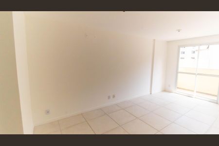 Apartamento para alugar com 72m², 2 quartos e 1 vagaSala