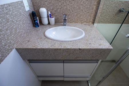 Apartamento para alugar com 220m², 4 quartos e 3 vagas Apartamento para alugar com 220m², 4 quartos e 3 vagasBanheiro da Suíte 2