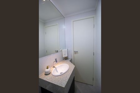 Apartamento para alugar com 220m², 4 quartos e 3 vagas Apartamento para alugar com 220m², 4 quartos e 3 vagasBanheiro Social