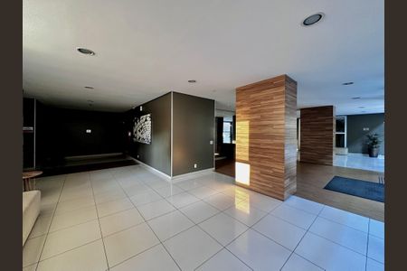 Apartamento à venda com 85m², 2 quartos e 2 vagas Apartamento à venda com 85m², 2 quartos e 2 vagasHall Social Bloco