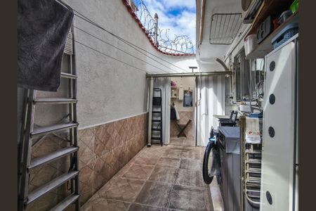 Casa à venda com 280m², 2 quartos e 2 vagasQuintal