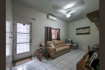 Casa à venda com 280m², 2 quartos e 2 vagasSala