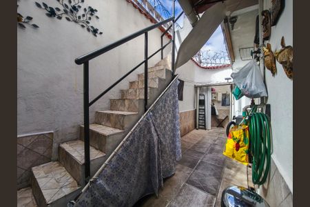 Casa à venda com 280m², 2 quartos e 2 vagasQuintal