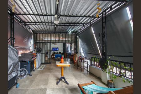 Casa à venda com 280m², 2 quartos e 2 vagasTerraço