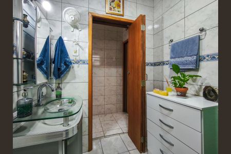 Casa à venda com 280m², 2 quartos e 2 vagasBanheiro Corredor