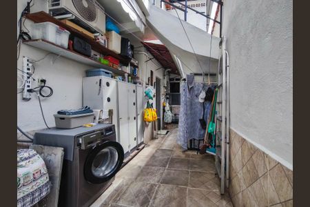 Casa à venda com 280m², 2 quartos e 2 vagasÁrea de Serviço