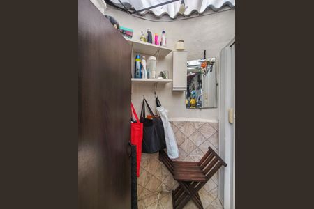 Casa à venda com 280m², 2 quartos e 2 vagasBanheiro de serviço